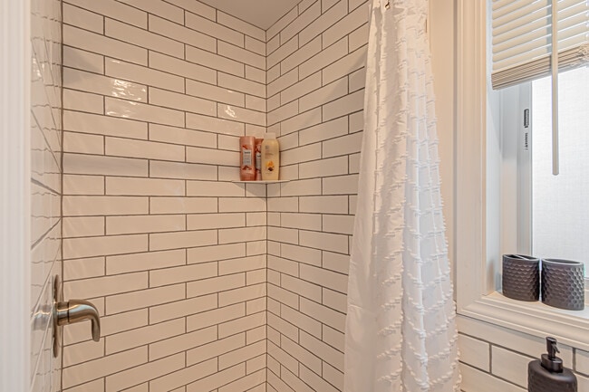 Building Photo - 308 10th St N