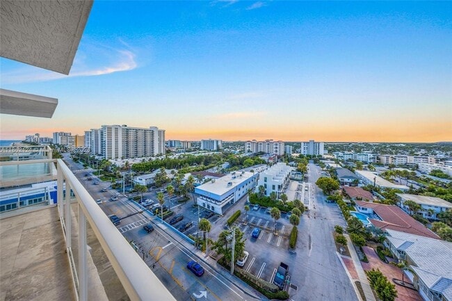 Building Photo - 704 N Ocean Blvd