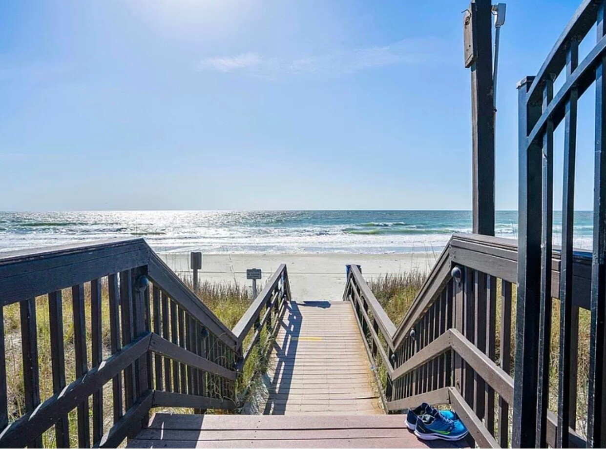 Convenient beach access - 5905 S Kings Hwy