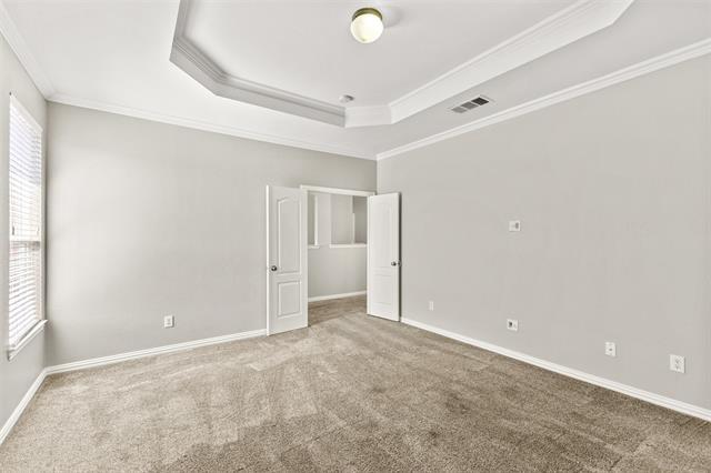 Building Photo - 15920 Alvarado Dr