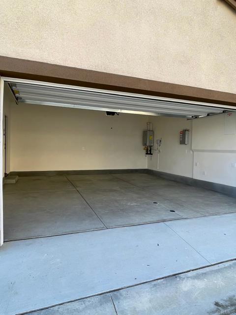 Building Photo - 28325 Via Moscotel