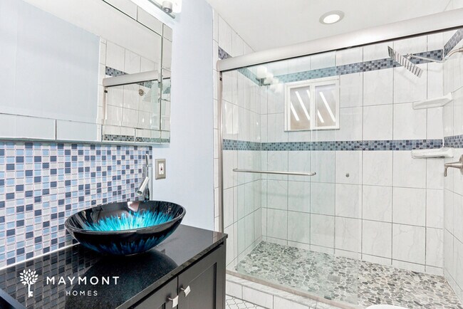 Building Photo - Inviting 3-Bedroom Irving Home