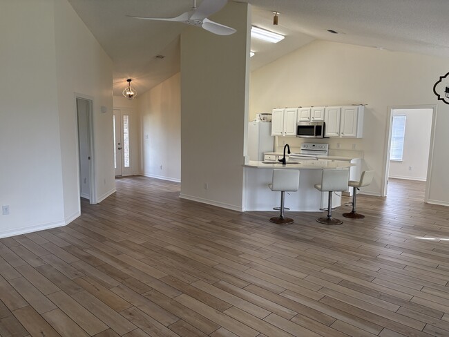 Building Photo - 342 Manchester Ln