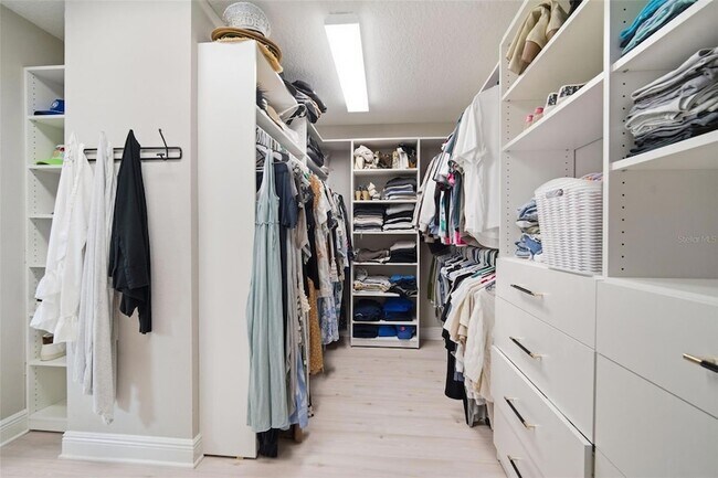 Building Photo - 6396 Roadstead Ct