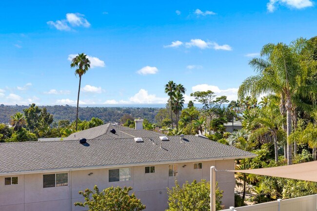 Building Photo - Spacious 7-Bedroom Home with Ocean Views i...