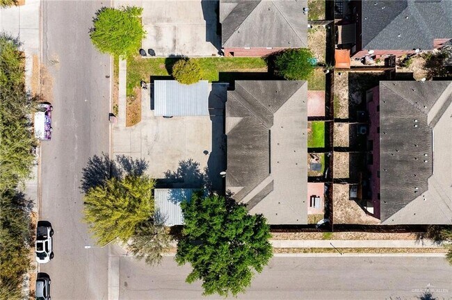 Building Photo - 213 S 49th St