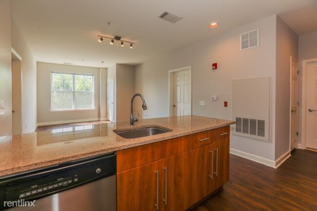 Building Photo - 56 Brownstone Way