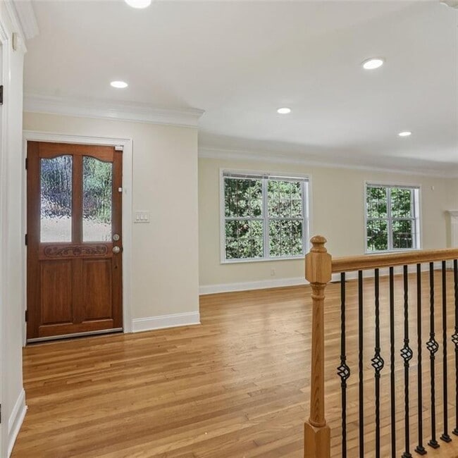 Building Photo - 3859 Peachtree Dunwoody Rd