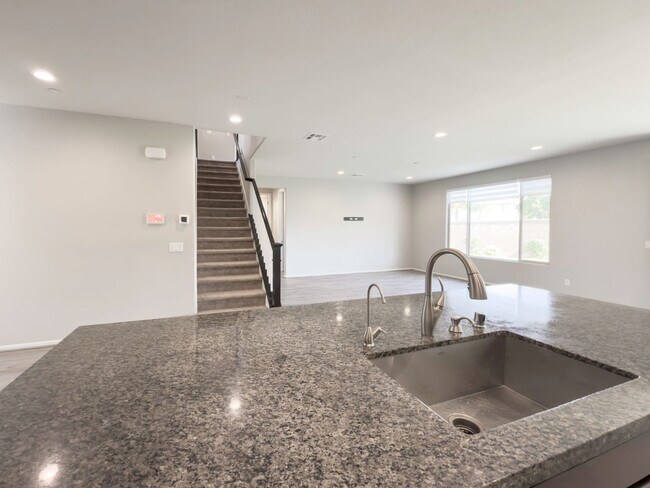 Building Photo - Beautiful 2 Story 5 Bedroom SOLAR Home + L...