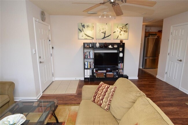 Building Photo - 3889 Pompano Dr SE