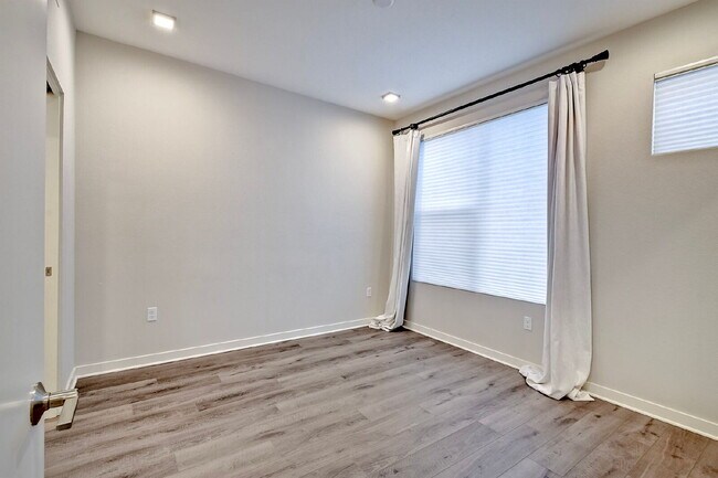 Building Photo - Luxury Hillcrest Home for Rent in San Diego