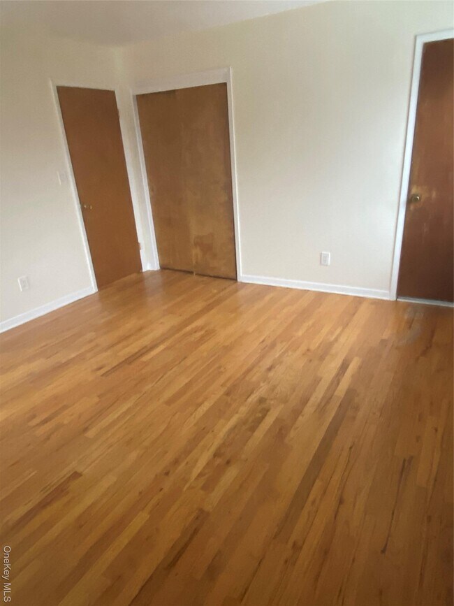 Building Photo - 151-55 20th Rd