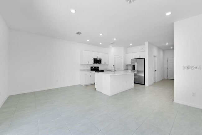Building Photo - 15148 Cuzcorro Ct