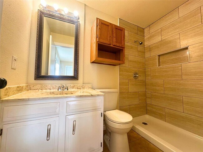 Building Photo - 2525 Dovemeadow Dr