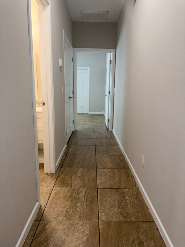 Building Photo - 3300 N Moorefield Rd