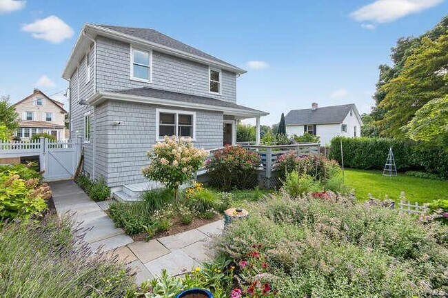Building Photo - 25 Soundview Ave
