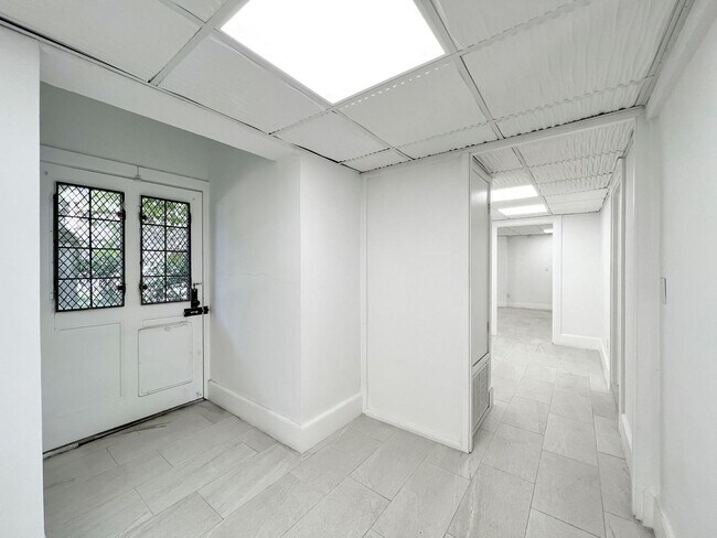Building Photo - 85 Fagan Dr