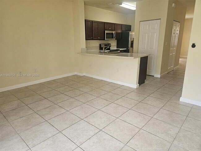 Building Photo - 142 SE 28th Ter