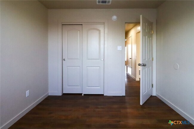 Building Photo - 3218 Rampart Loop
