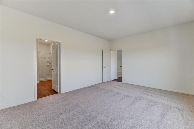 Building Photo - 112 Dupont Pass