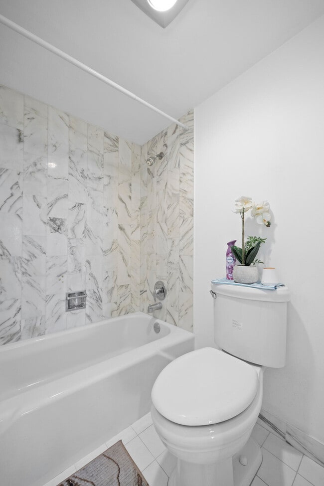 Building Photo - 10777 W Sample Rd