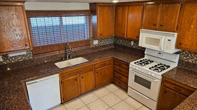 Building Photo - 279 N Holliston Ave