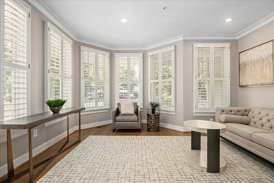 Building Photo - 2863 11th St N