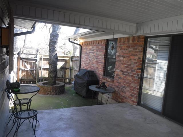 Building Photo - 10921 Sinclair Ave