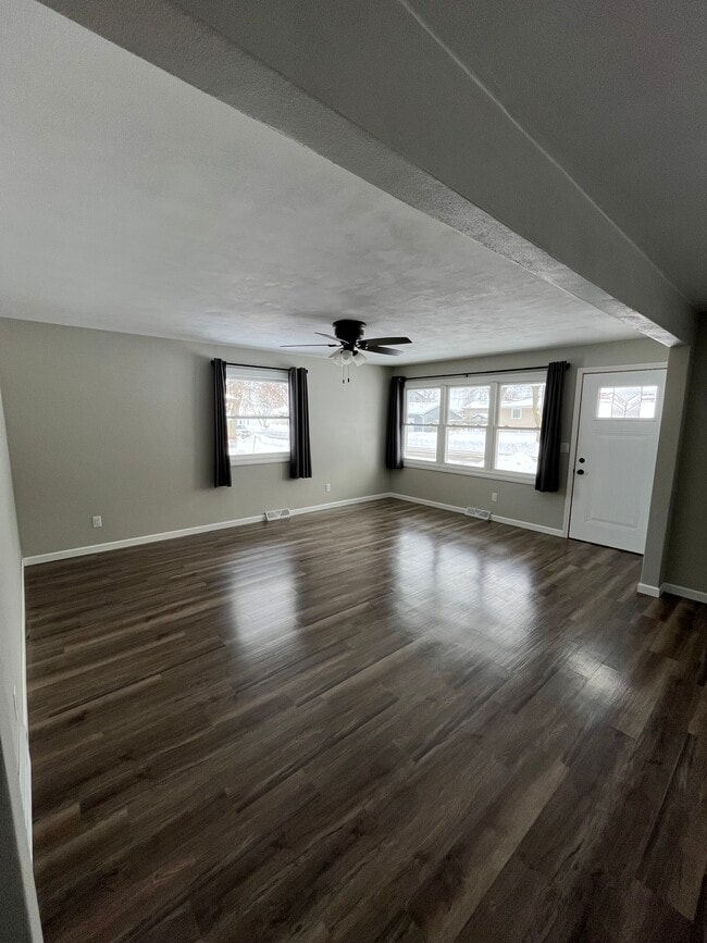 Building Photo - 509 S Matthias St