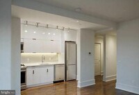 Building Photo - 501 Seward Square SE