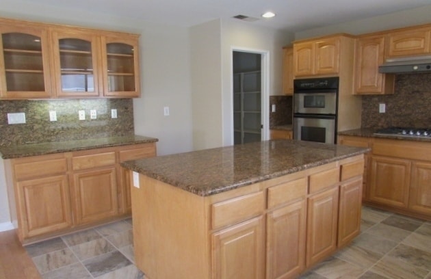 Building Photo - Beautiful 5 Bedroom 4 Bathroom Home in Wes...