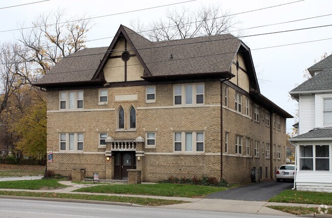 Primary Photo - 4806 E Washington St