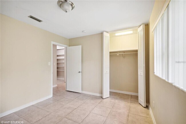 Building Photo - Well Kept Home in Madison Park - SUBLEASE