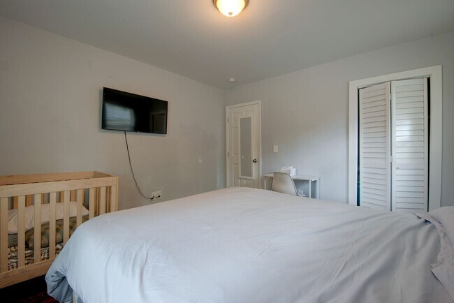 Building Photo - 1055 Peeples St SW