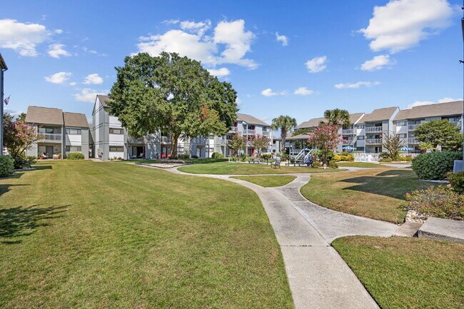 Building Photo - Charming 2-Bedroom Condo Near the Beach