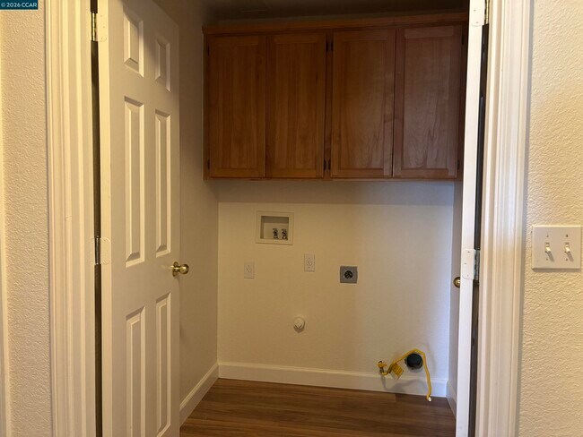 Building Photo - 1888 Badger Pass Way