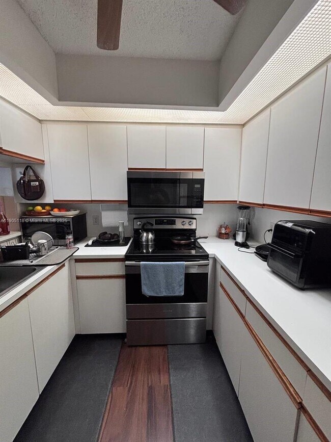 Building Photo - 500 SW 130th Terrace