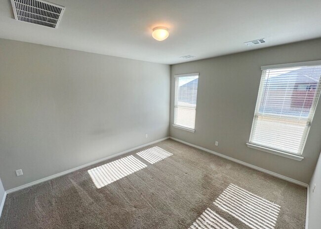 Building Photo - Luxurious Home in Falling Springs!