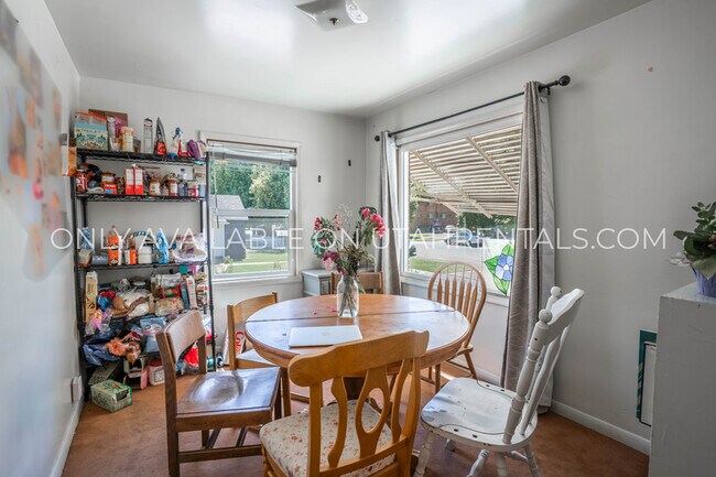 Building Photo - 545 E 400 N