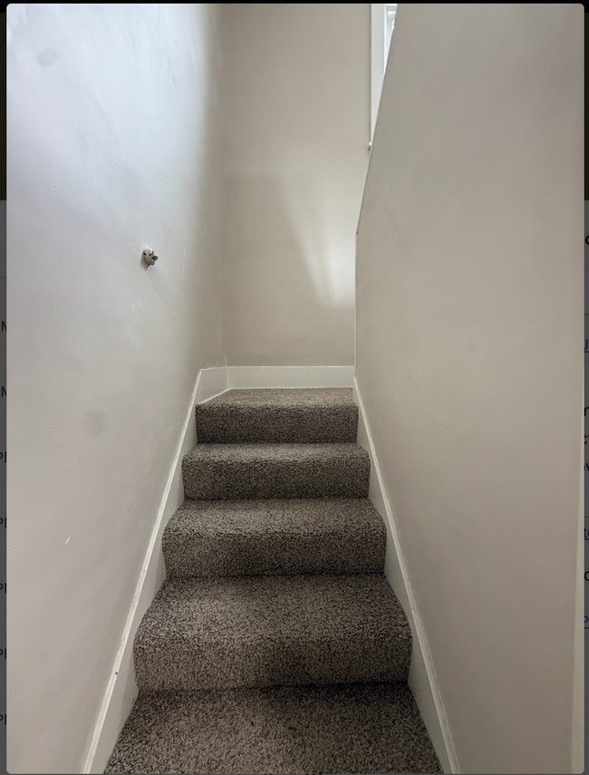 Building Photo - Giant, Newly Renovated Home in New Kensington!