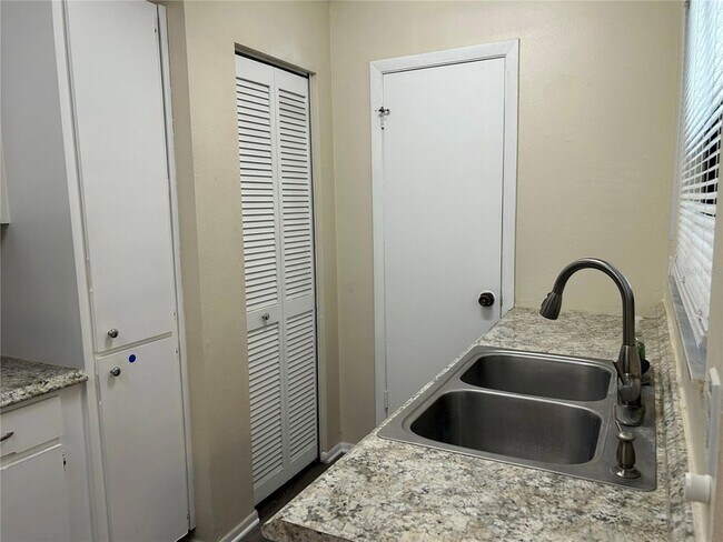 Building Photo - 12682 Castle Hill Dr