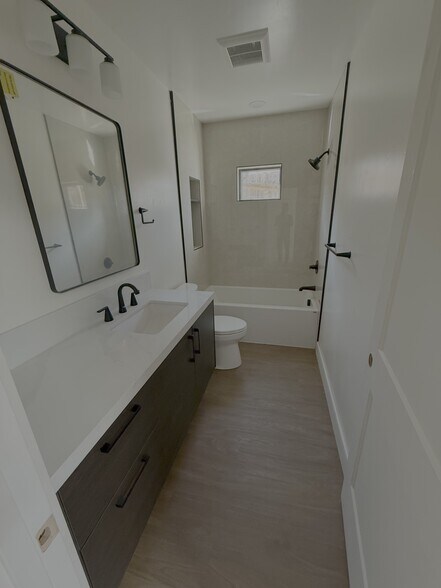 Building Photo - 227 Hillside Ter