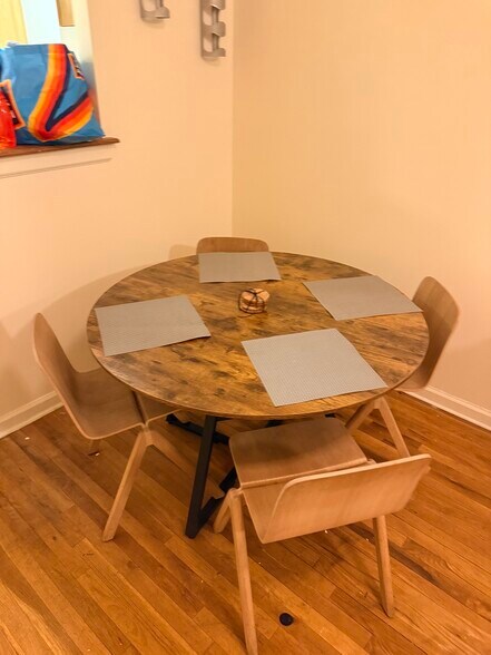 Building Photo - 295 Throop Ave