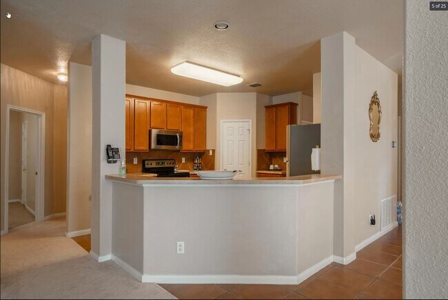 Building Photo - 1242 Sonesta Ln