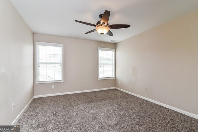 Building Photo - 2701 Sedgeview Ln NE