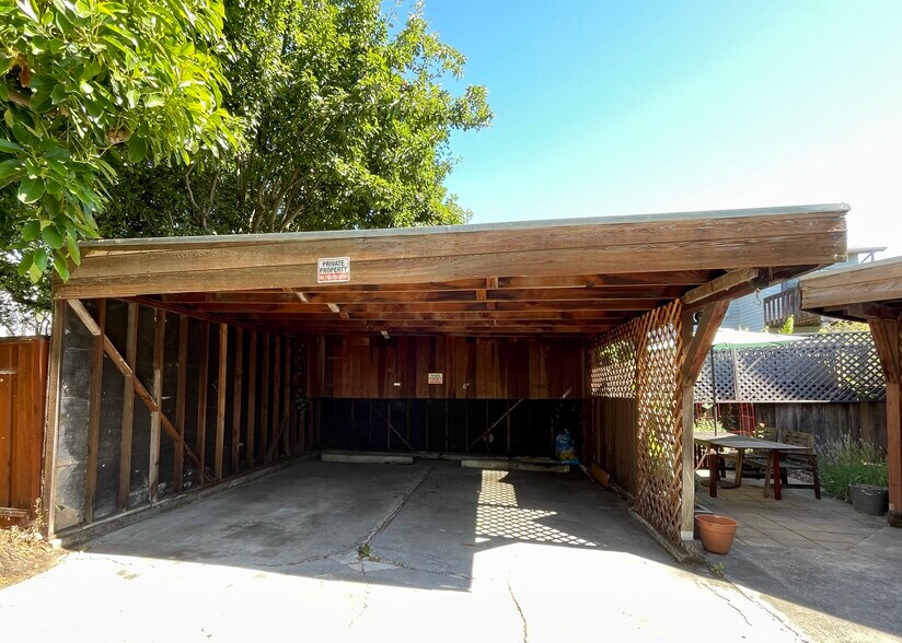 Carport - 459 44th St
