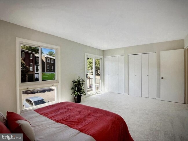 Building Photo - 3039 Mission Square Dr