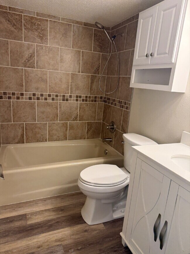 Building Photo - 2-Bed, 2-Bath Condo, The Greens/Waynesville NC