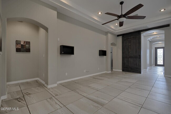 Building Photo - 14805 Holly Springs