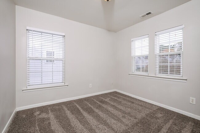 Building Photo - 8904 Elizabeth Bennet Pl